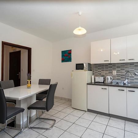 Apartman Curcic Knin Dış mekan fotoğraf