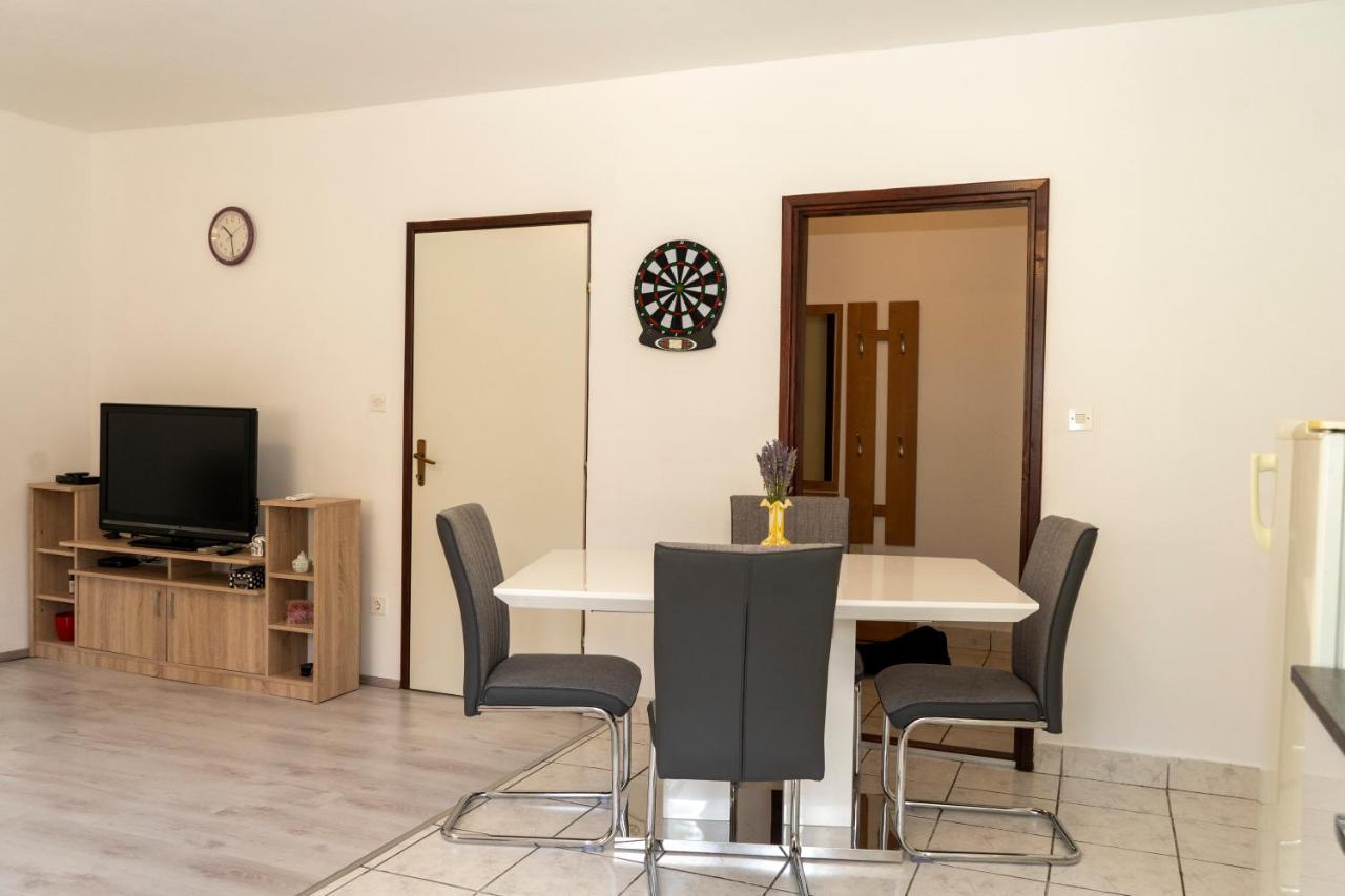 Apartman Curcic Knin Dış mekan fotoğraf